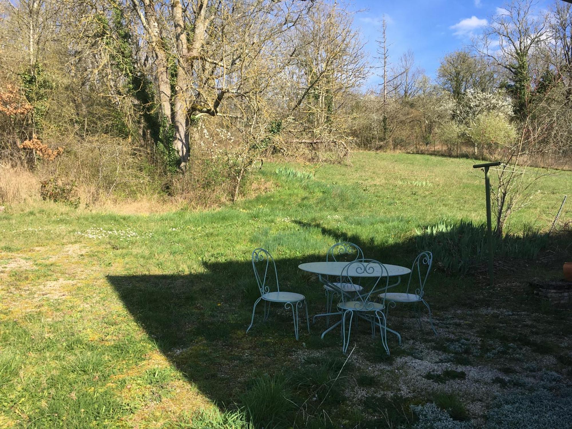 Au 19 Villa Tanlay Exteriör bild